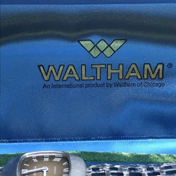 Waltham 17 Jewel Ladies Watch Hearts Band Swiss Mo